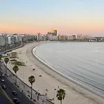 Frente a la Playa Pocitos - A nuevo!