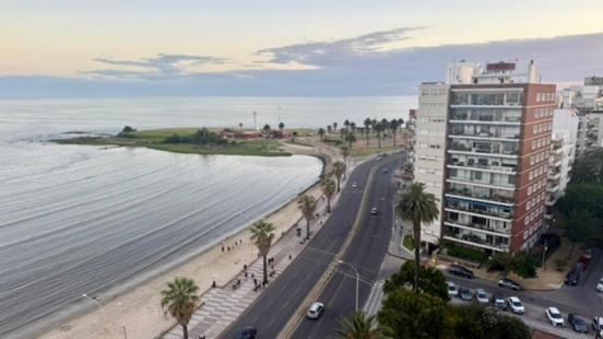 Frente A La Playa Pocitos - A Nuevo! Apartamento Montevideo